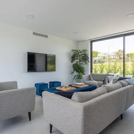 Casa Innes: Entire 5 Bed Modern Villa. Pool. Valle Romano