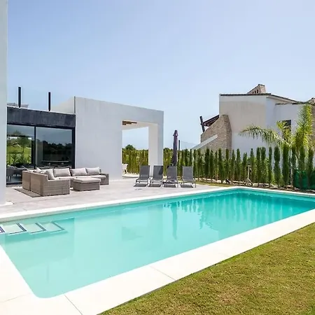 Casa Innes: Entire 5 Bed Modern Villa. Pool. Valle Romano Villa *
