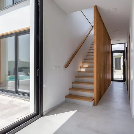 Casa Innes: Entire 5 Bed Modern Villa. Pool. Valle Romano *