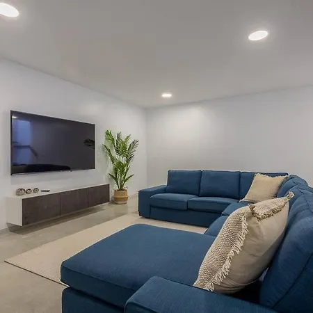 Villa Casa Innes: Entire 5 Bed Modern Villa. Pool. Valle Romano Estepona