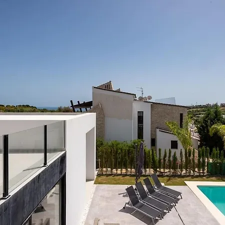 Casa Innes: Entire 5 Bed Modern Villa. Pool. Valle Romano *