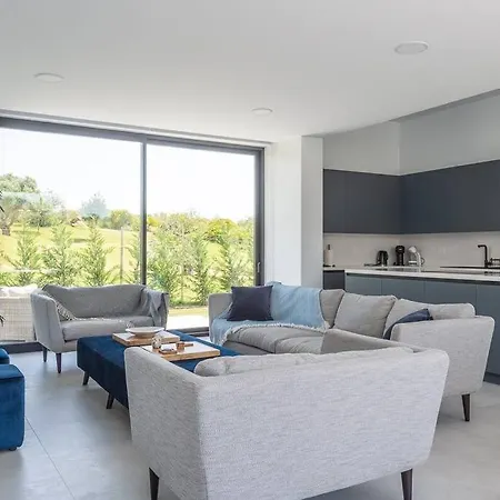 Casa Innes: Entire 5 Bed Modern Villa. Pool. Valle Romano Estepona