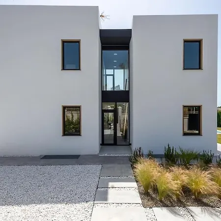 Casa Innes: Entire 5 Bed Modern Villa. Pool. Valle Romano Villa *